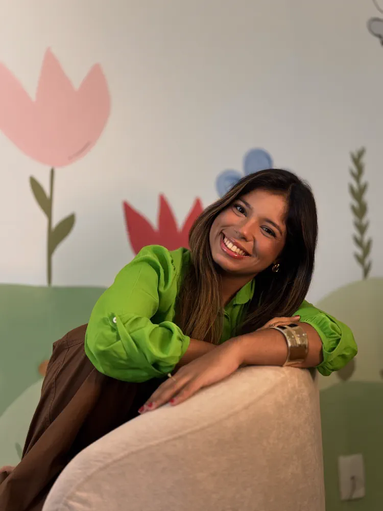 Jessica Costa em retrato profissional — ensaio fotográfico institucional de abril de 2026